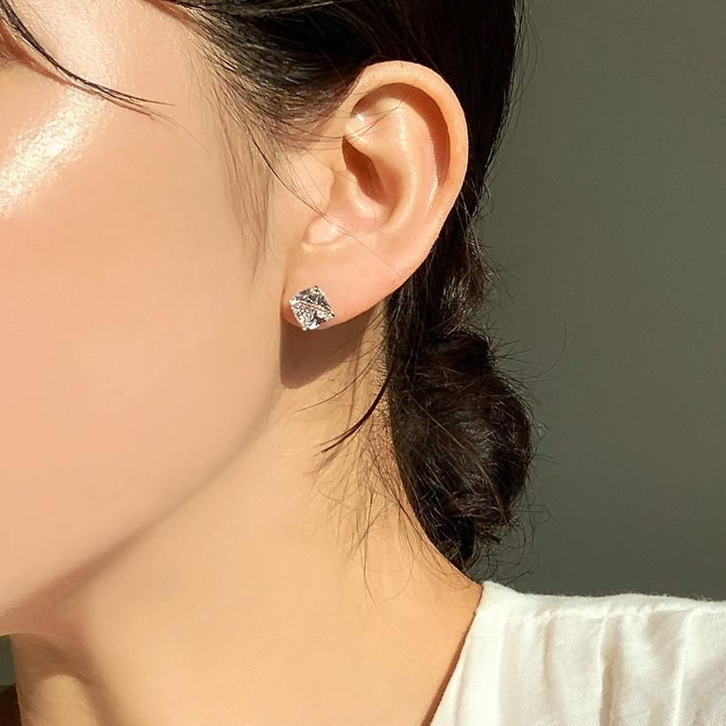 Pendientes de tuerca de circonita de plata de ley 925 con forma de corazón minimalista para mujer