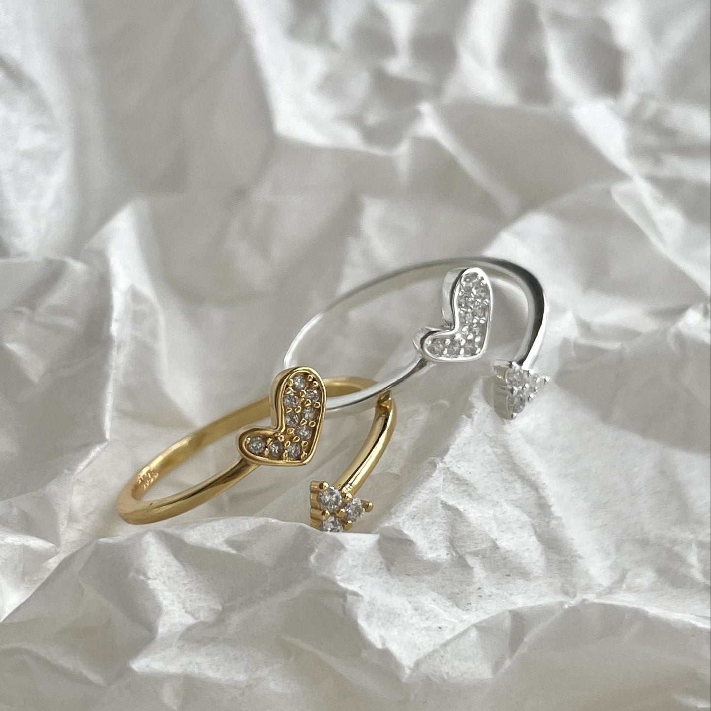 Anillo Minimalista de Plata de Ley 925 en Forma de Corazón y Triángulo con Incrustaciones de Circonita para Mujer