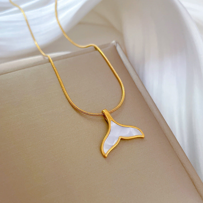 Collana Girocollo Minimalista in Acciaio al Titanio con Ciondolo a Goccia Geometrica e Coda di Pesce, Unisex