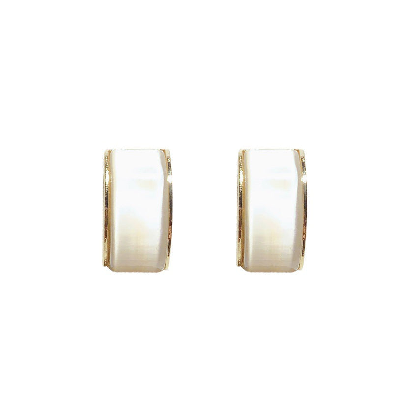 Elegantes Pendientes de Corazón de Piedra Ojo de Gato con Postes de Acero Bañado en Plata para Mujer