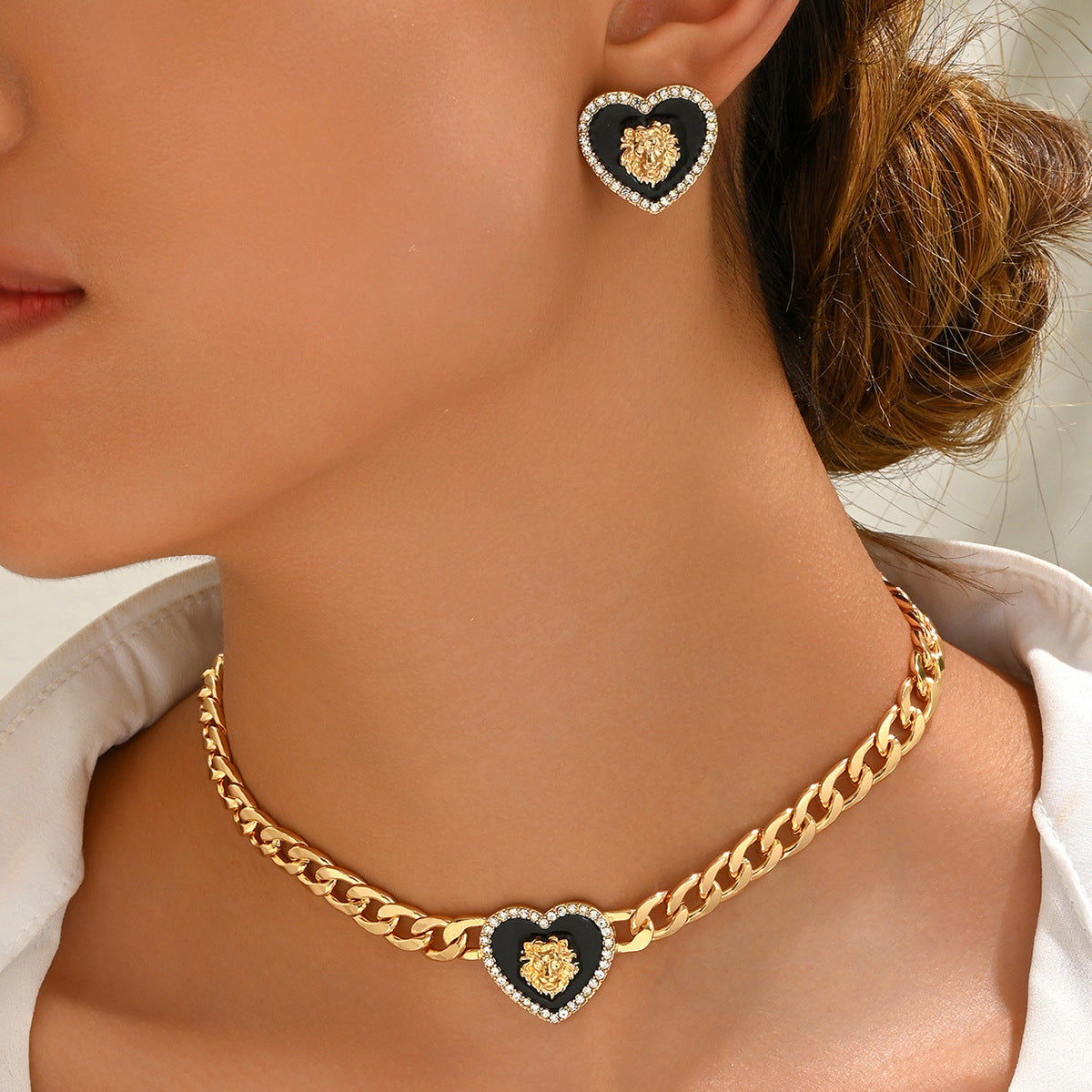 Set di collana e orecchini da donna in lega con zirconia cubica a forma di cuore, di tendenza