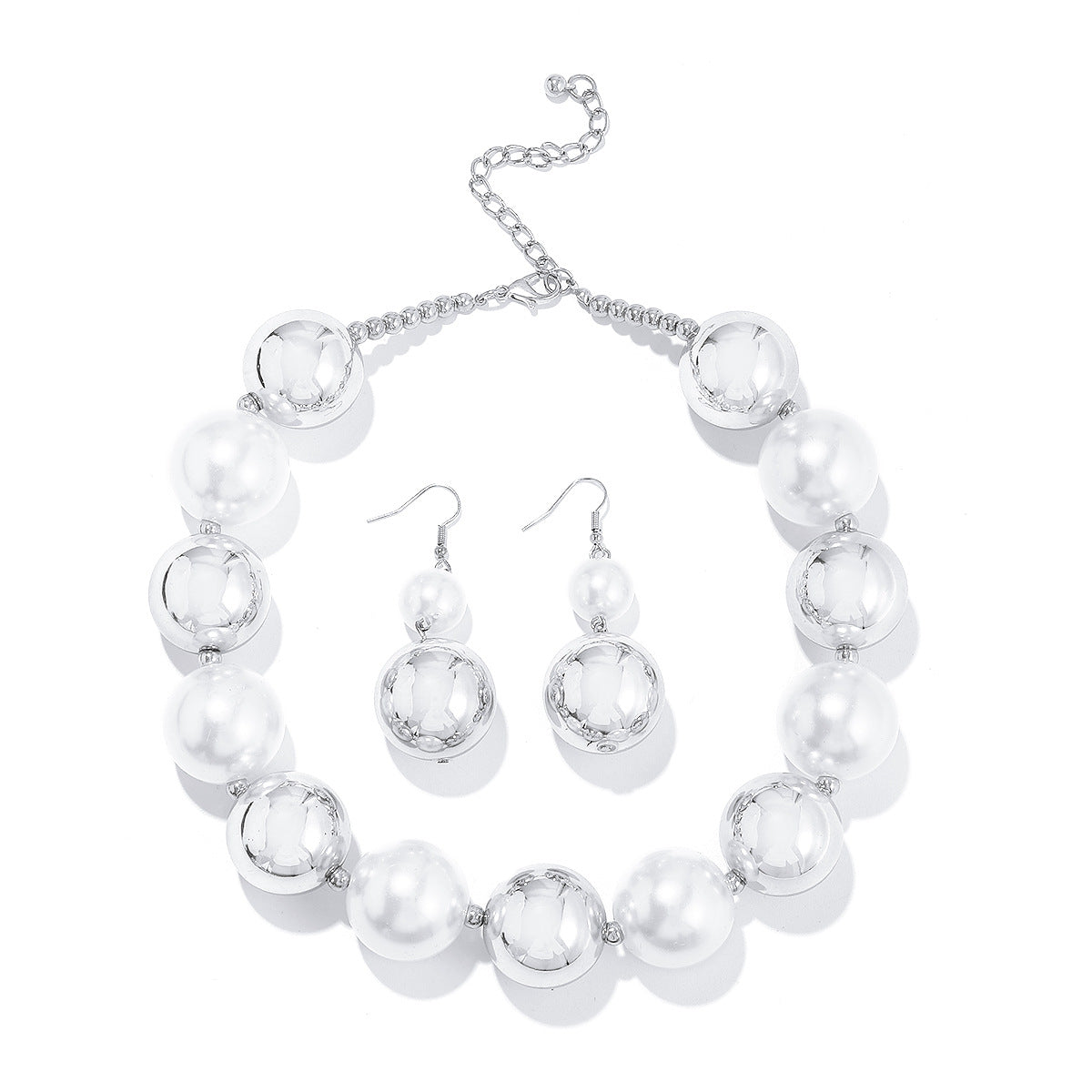 Set di collana di perle geometrica dolce e audace per donna con catena alla clavicola e finitura artigianale