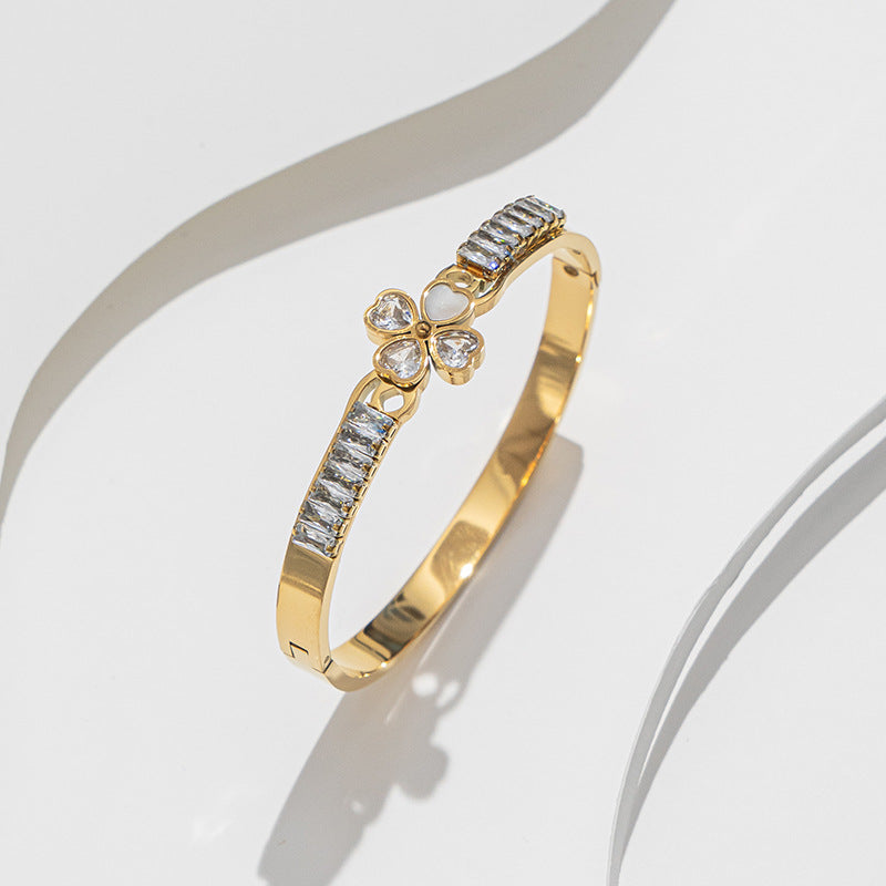 Bracciale Minimalista in Acciaio Inossidabile da Donna con Placcatura in Acciaio al Titanio e Intarsio di Strass a Forma Geometrica Ovale