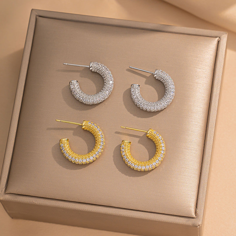 Minimalist Modern Heart-Shaped Titanium Steel Earrings with Gold Plating Hypoallergenic Fashion Jewelry for Women
