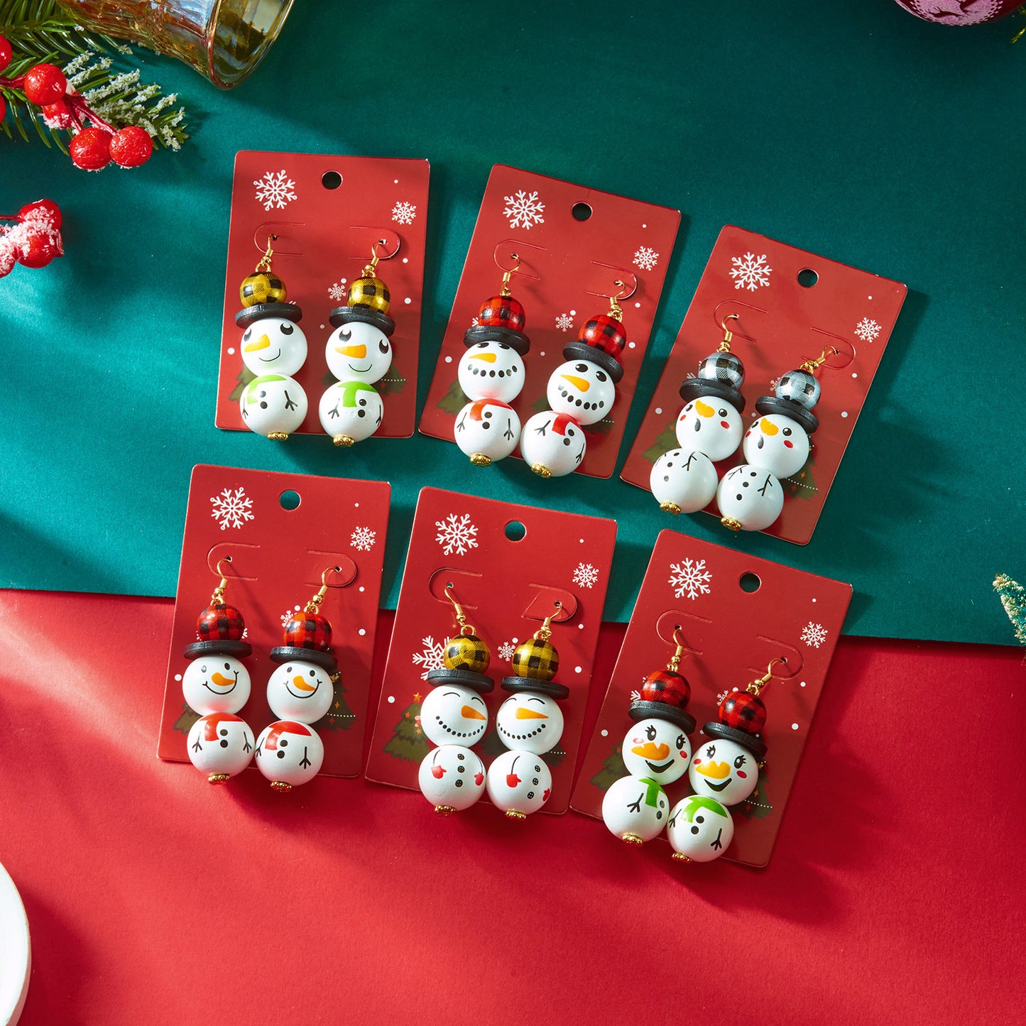 Orecchini a perno natalizi alla moda con pupazzo di neve e Babbo Natale per donna con design geometrico, base in ferro, finitura galvanica, perni in resina