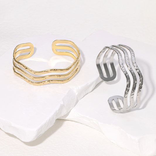 Minimalist Wave-Shaped Stainless Steel Bracelet with 18K Gold Plating for Women
