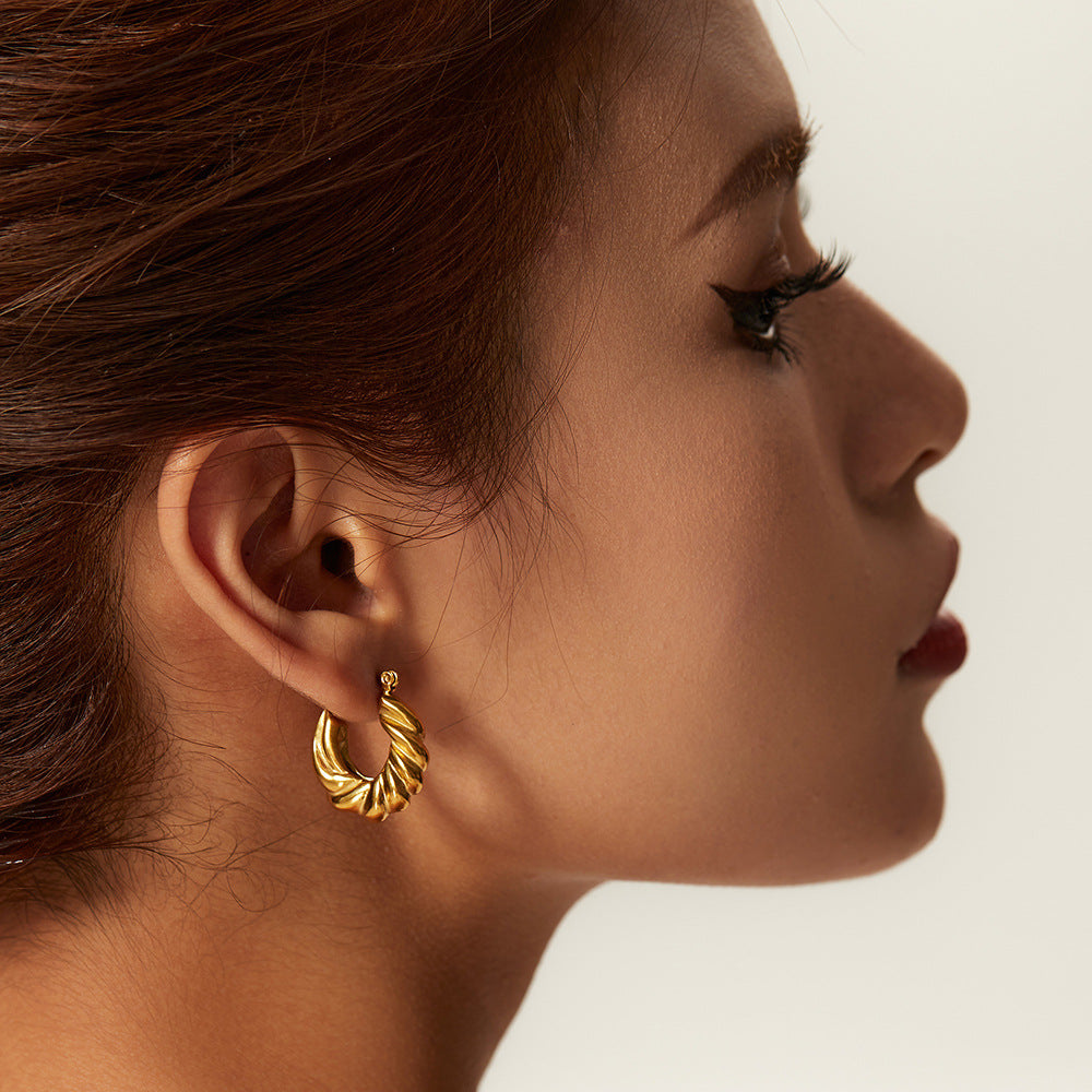 Pendientes de Aro Geométricos Trenzados para Mujer en Acero Inoxidable Chapado en Oro con Estilo Minimalista Contemporáneo