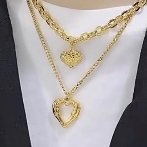 Collana Vintage Minimalista con Ciondolo a Cuore Geometrico Vuoto in Acciaio al Titanio con Finitura Placcata e Design a Catena Multistrato