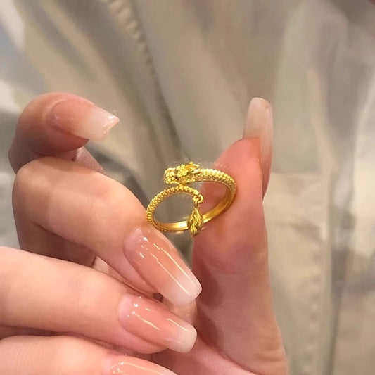 Anello da donna in rame placcato oro stile lettera, design originale con fascia aperta e estetica sofisticata