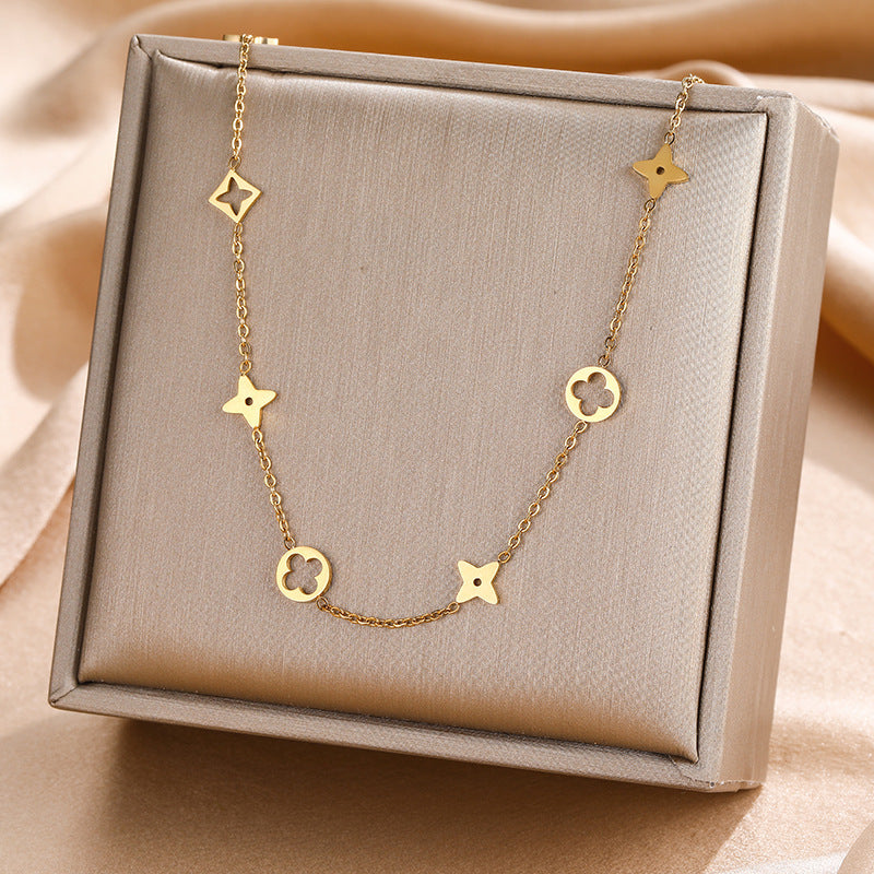 Collana minimalist in titanio a quadrifoglio da donna, con finitura galvanizzata e catena a O