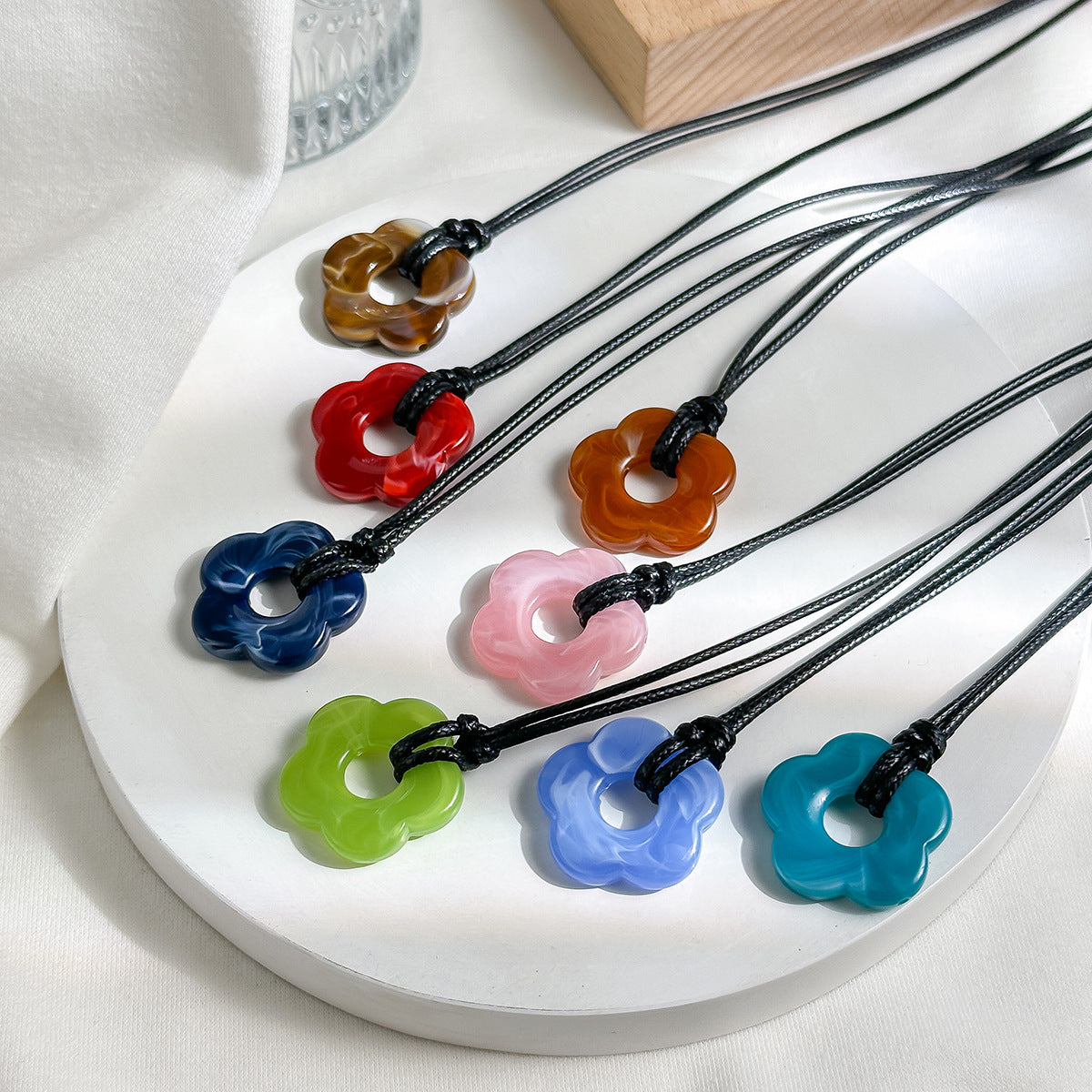Minimalist Floral Acrylic Pendant Necklace for Women