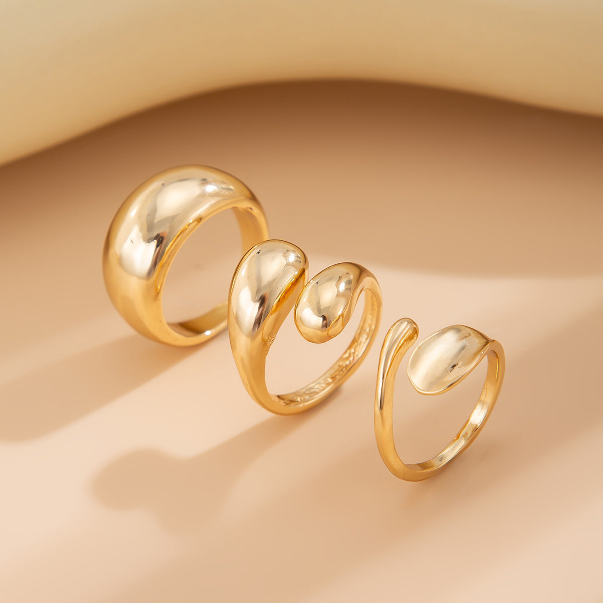 Sweet Geometric Baroque Pearl Alloy Plated Ring Set for Women