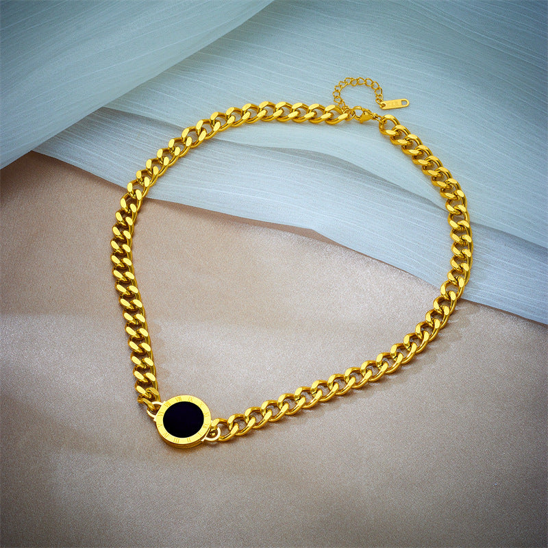 Collana Pendente Punk Minimalista Geometrica in Acciaio al Titanio con Finitura Placcata e Maglie a Catena