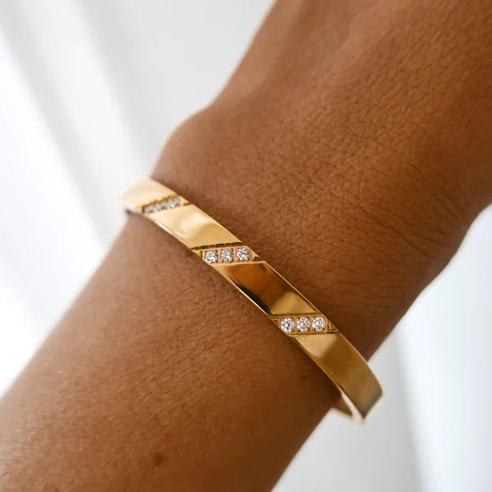 INS Style Geometric Stainless Steel Bracelet with 18K Gold Plating and White Zircon Inlay