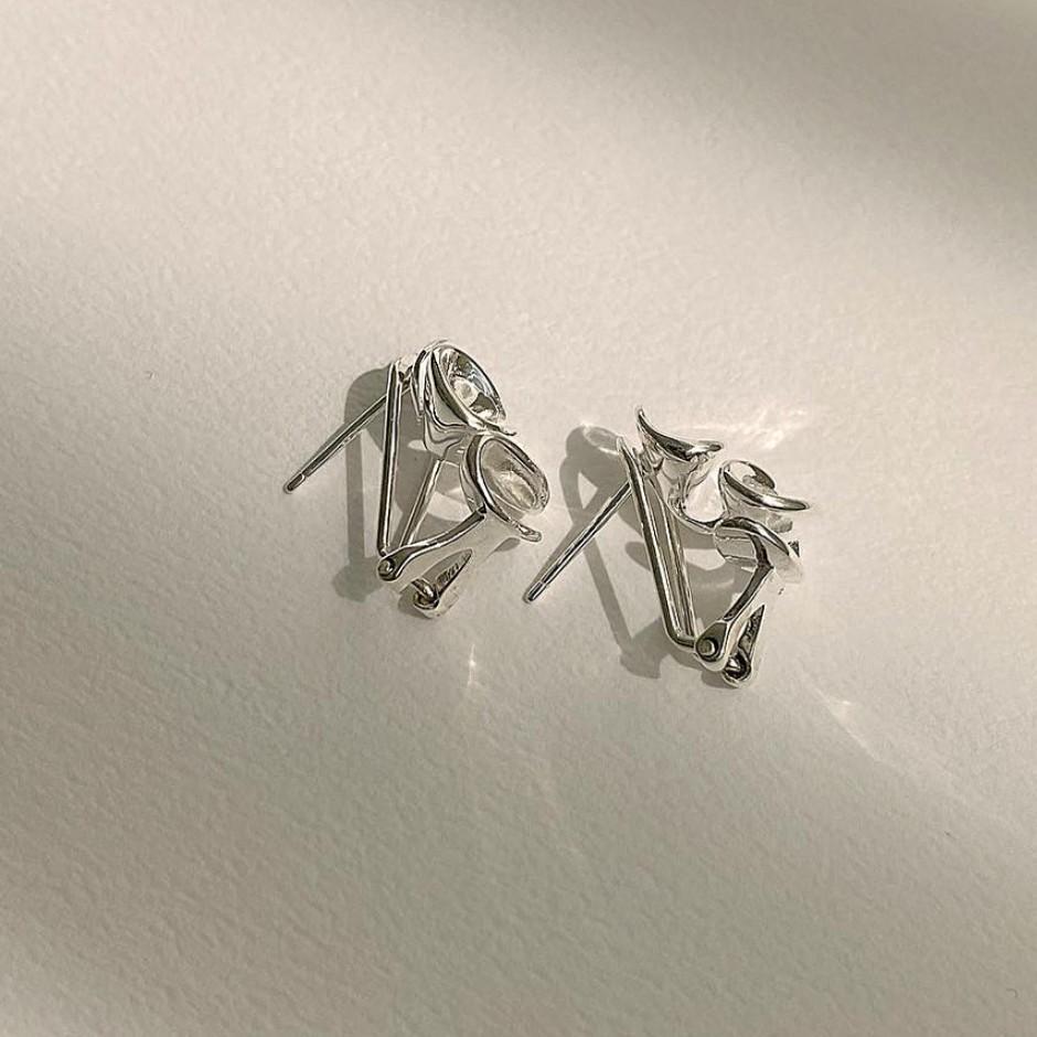 Minimalist Heart-Shaped 925 Sterling Silver Stud Earrings for Women with Polished Finish and Subtle Water-Light Sheen