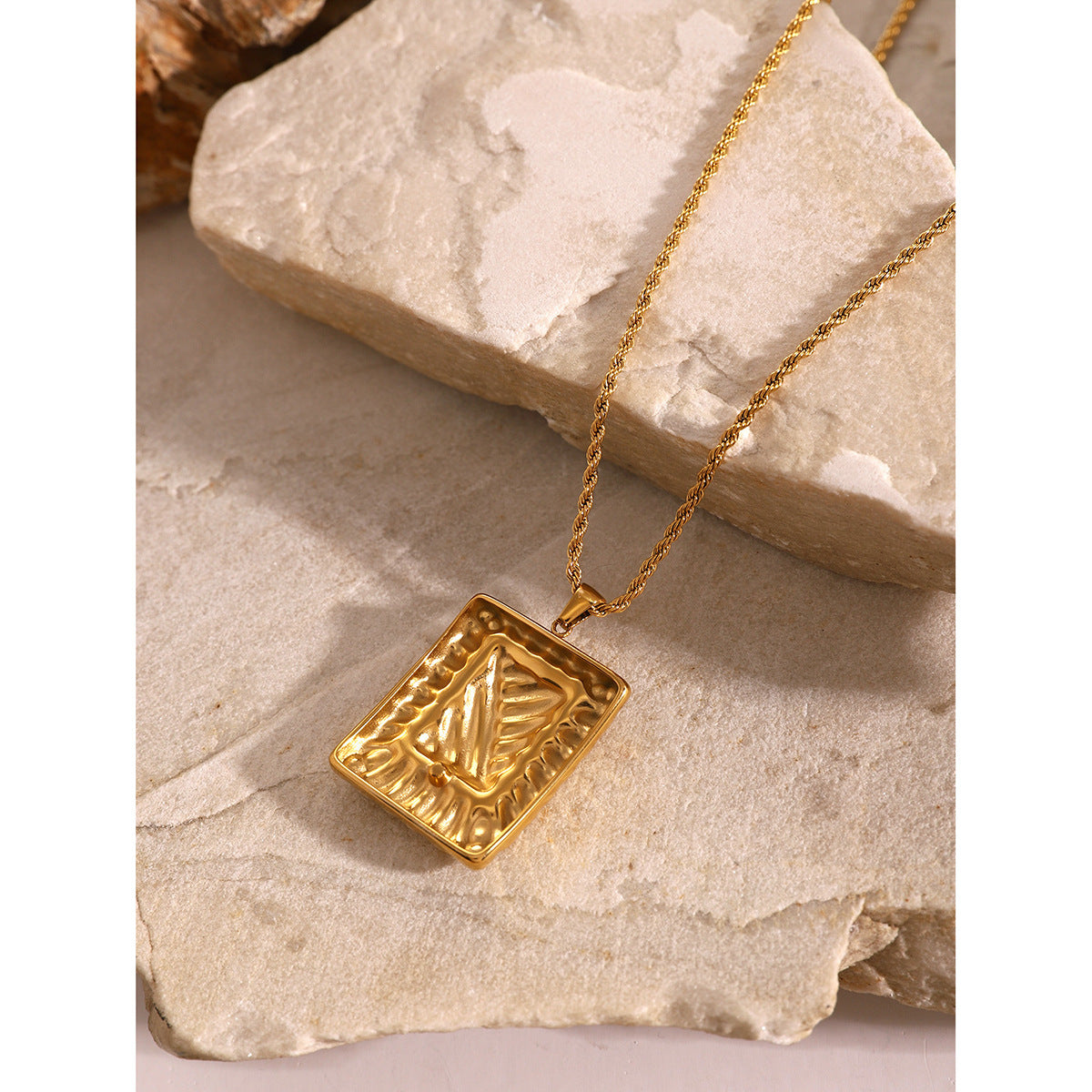 Collar unisex de cadena O con colgante cuadrado geométrico de diamantes de imitación de acero inoxidable chapado en oro de 18 quilates