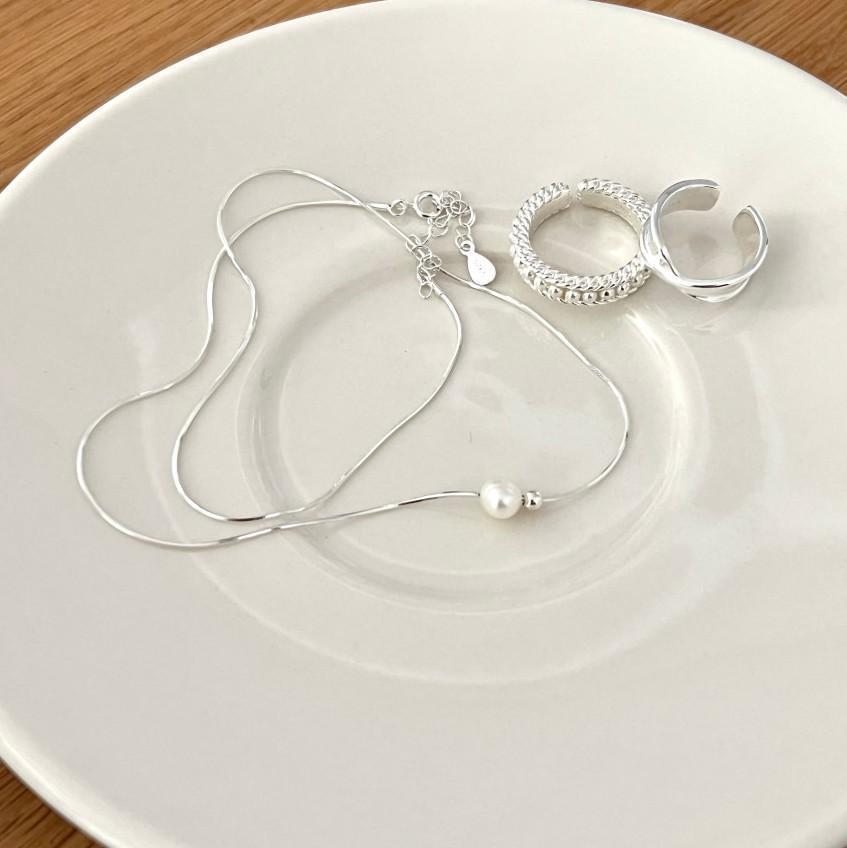 Minimalist Geometric Round Bead Necklace in 925 Sterling Silver with Pearl Accents