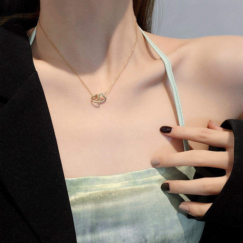 Minimalist Heart-Shaped Titanium Steel Plated 18K Gold Double Ring Pendant Necklace for Women and Men with Delicate Clavicle Chain