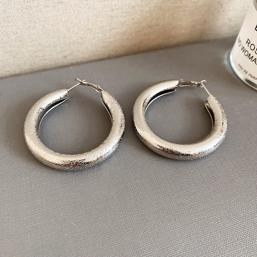 Pendientes de aro redondos geométricos minimalistas para mujer con alambre de acero galvanizado y acabado de metal pulido