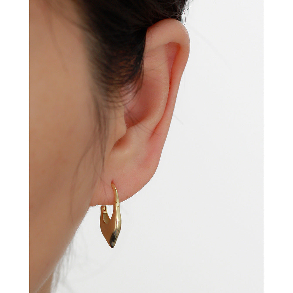 Pendientes de aro de plata de ley S925 con forma de corazón, estilo dulce y atrevido, con acabado chapado para mujer