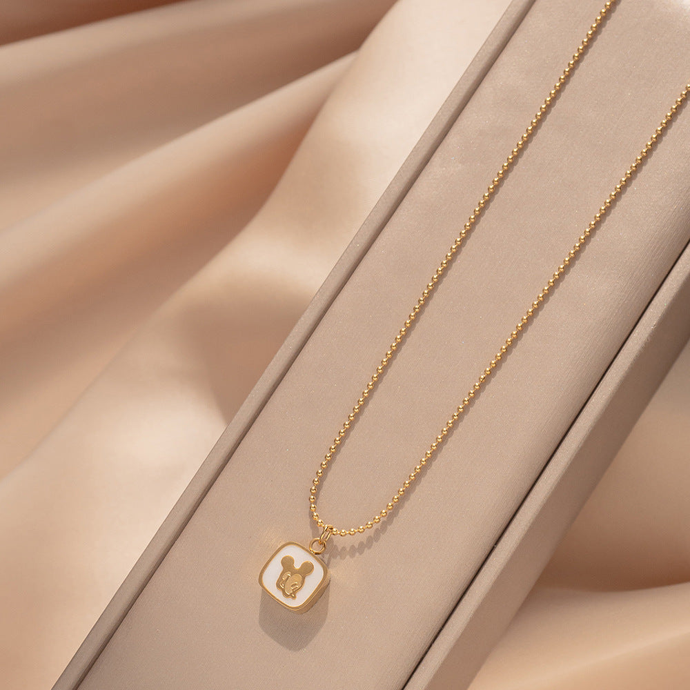 Collar Minimalista de Mickey Mouse Geométrico para Mujer en Acero Titanio con Acabado Chapado, Cadena de Clavícula Tipo Guardapelo