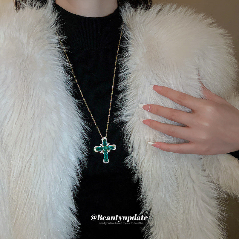 Elegante collana pendente a croce da donna in rame con intarsio di strass, design geometrico, stile catena clavicola