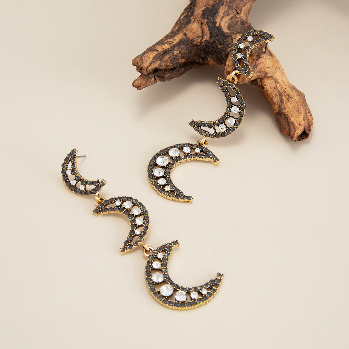 Luxury Elegant Rhinestone Inlaid Leaf Shape Zinc Alloy Plated Earrings for Women
