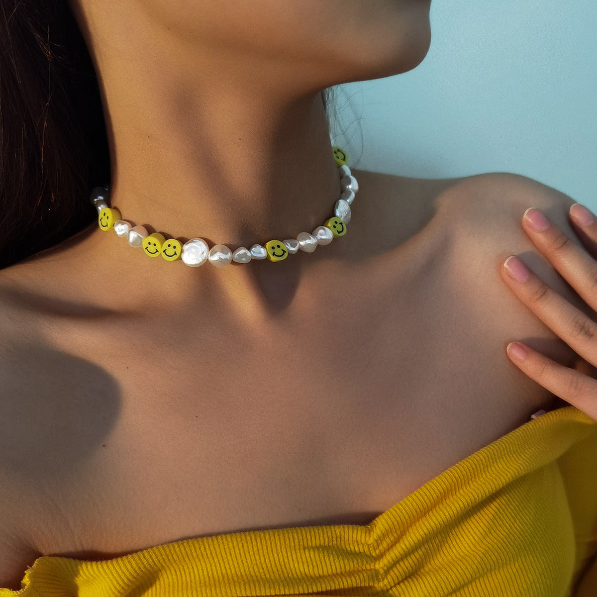 Collana da donna con ciondolo a margherita a frutto, perline d'imitazione in resina, stile bohémien, con catena a sfere