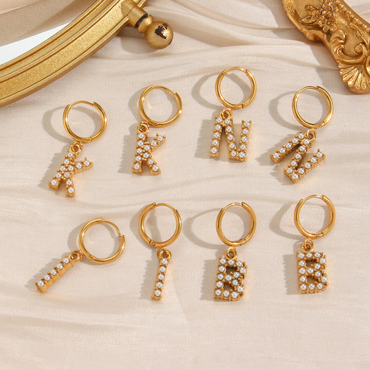 Pendientes de letra minimalistas de moda para mujer, de acero inoxidable con baño de oro de 18 quilates y detalles de perlas