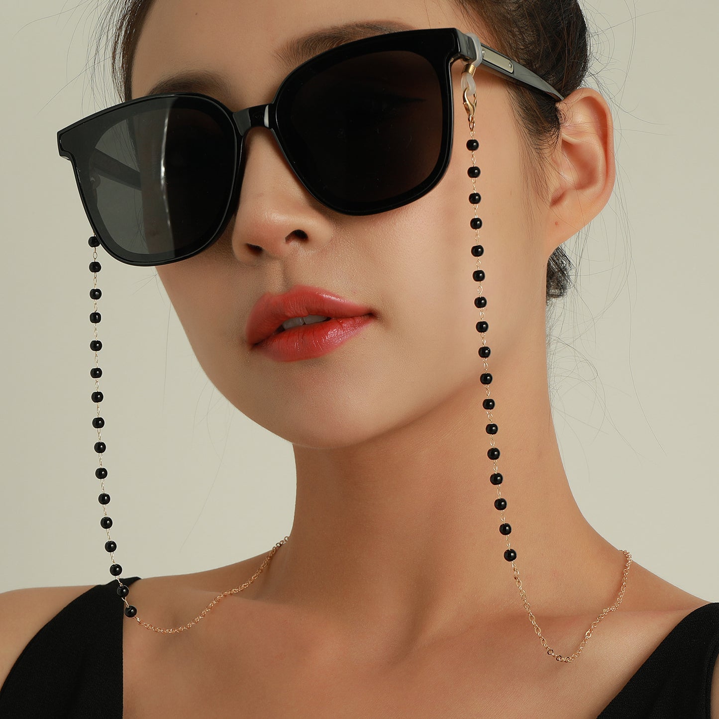 Minimalist Elegant Black Round Bead Alloy Ball Chain Eyeglass Holder for Women