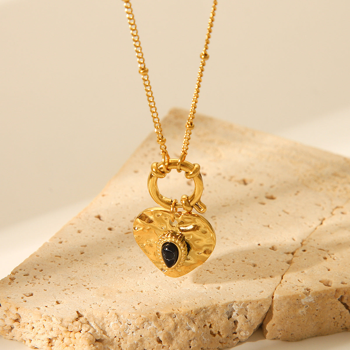 Vintage French Court Style Heart-Shaped Titanium Steel Plated Necklace for Women with O-Chain and Geometric Accent