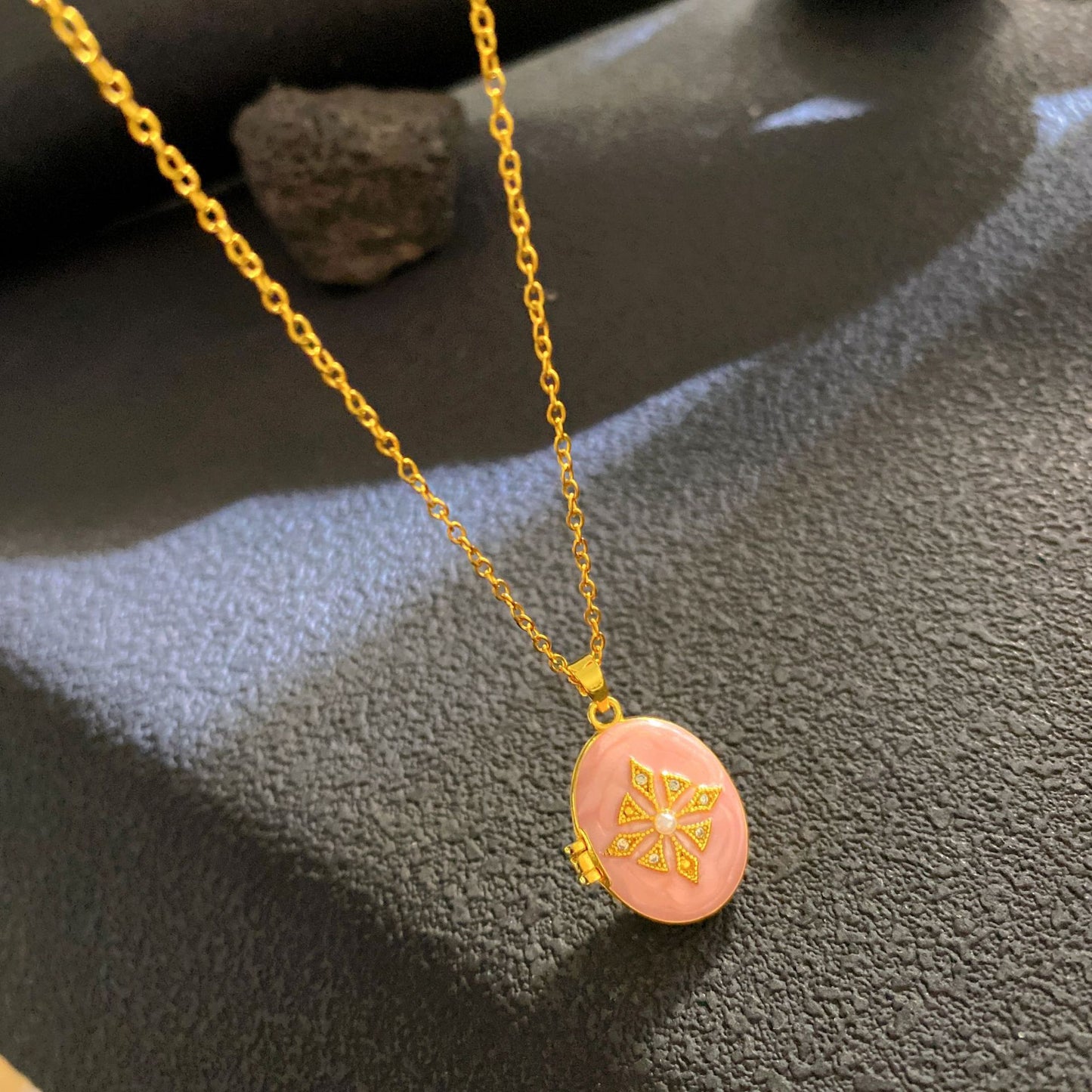 Vintage Elegant Geometric Leaf Teardrop Drip Oil Cubic Zirconia Necklace with 18K Gold Plated Brass Pendant on Titanium Steel Cable Chain for Women