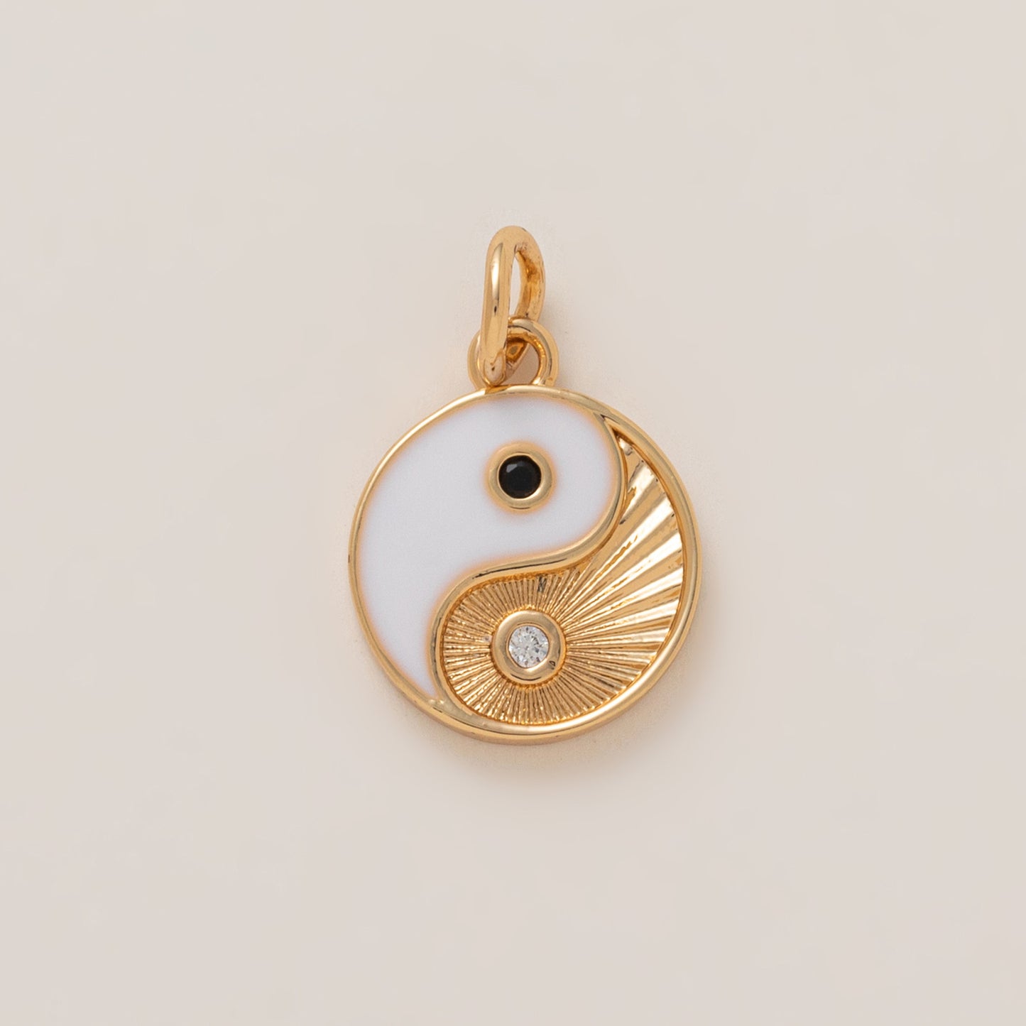 Casual Gold Plated Brass Round Pendant Charm Bar