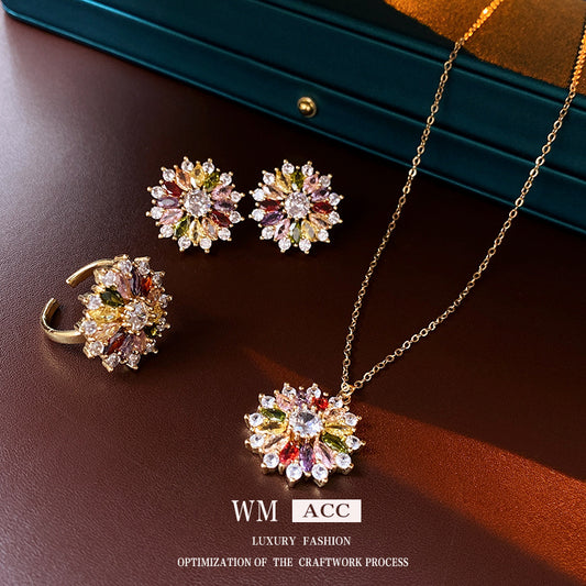 Collana da donna con ciondolo floreale in stile francese, con intarsio di zirconi su catena a O