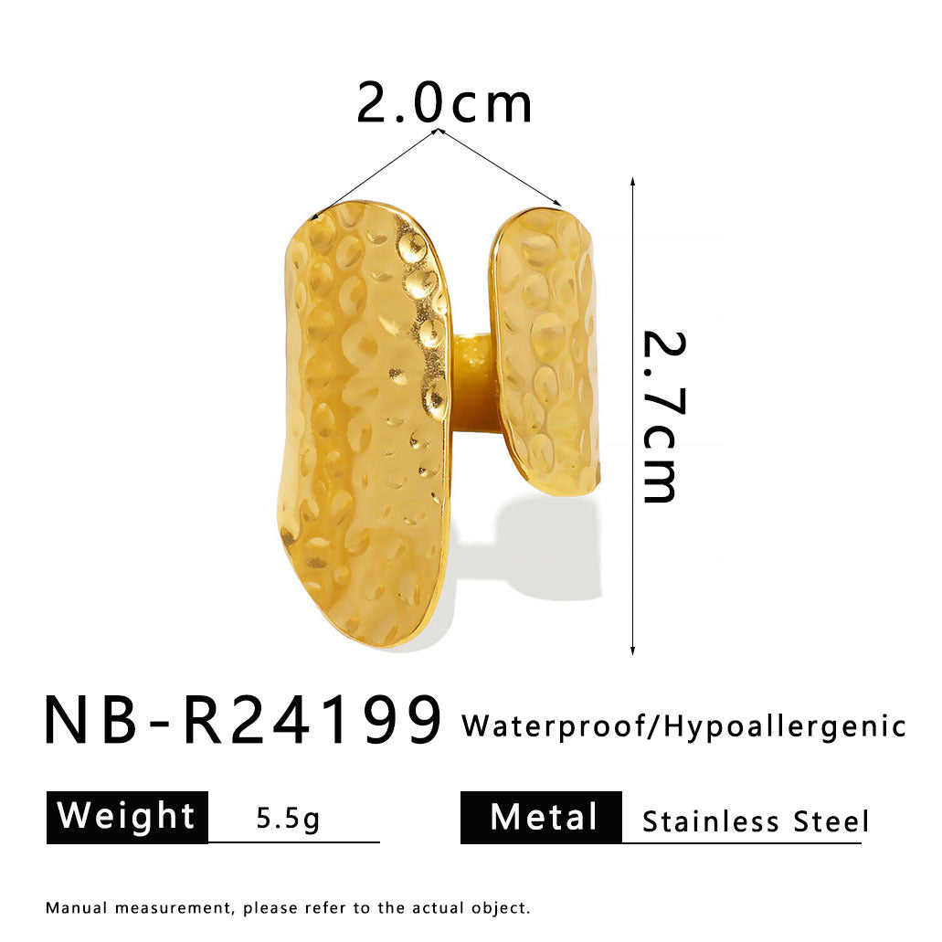 Geometric Oval Hammered Stainless Steel Ring with 18K Gold Plating for Unisex Wear