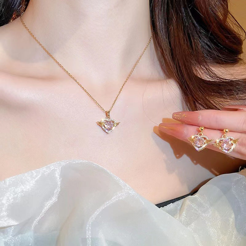Minimalist Heart-Shaped Titanium Steel Pendant Necklace for Women with Plated Finish and O-Chain Design