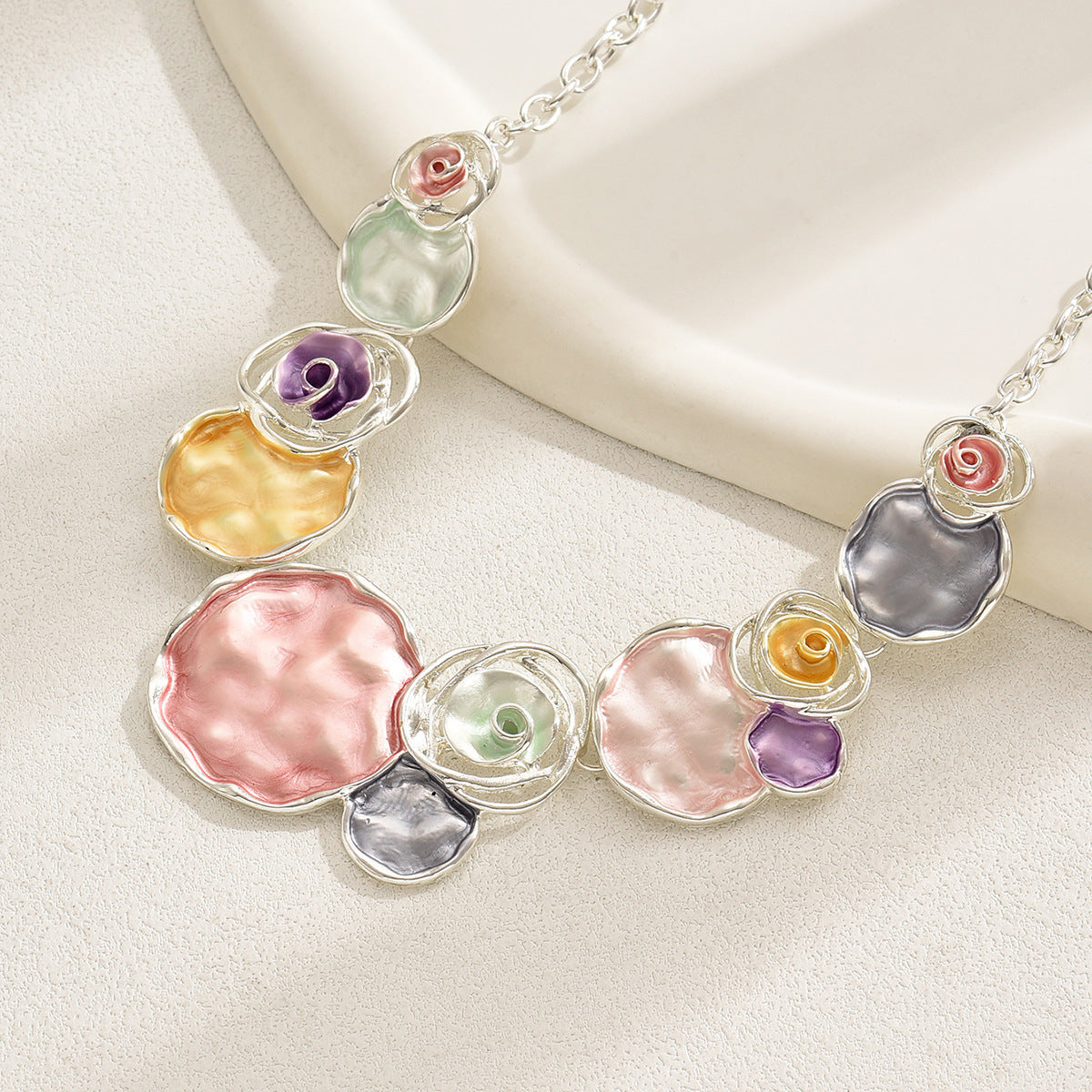 Elegant Floral Geometric Rose Pendant Necklace in Zinc Alloy with Enamel Finish for Women