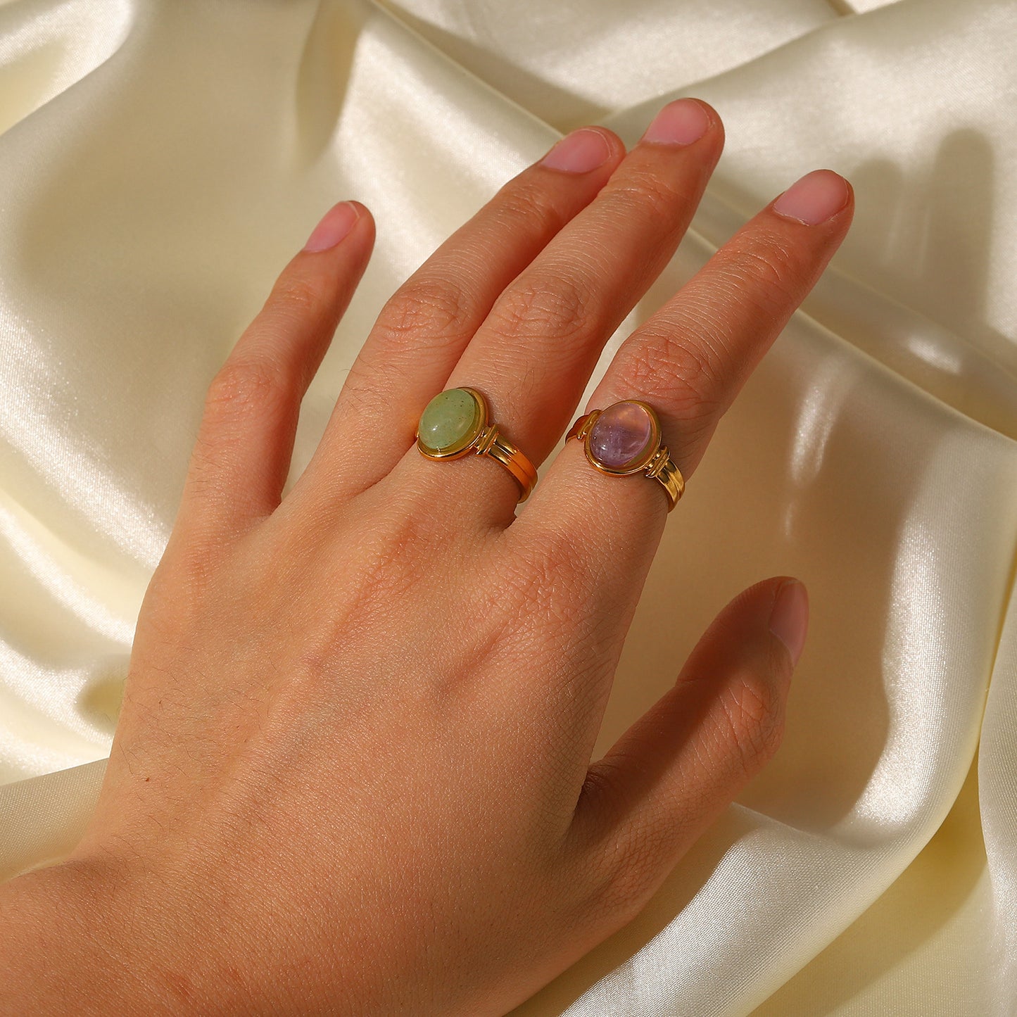 Anillo de Acero Inoxidable Estilo Ins Geométrico con Baño de Oro de 18K y Acento de Piedra Semipreciosa Ovalada Verde Púrpura para Mujer
