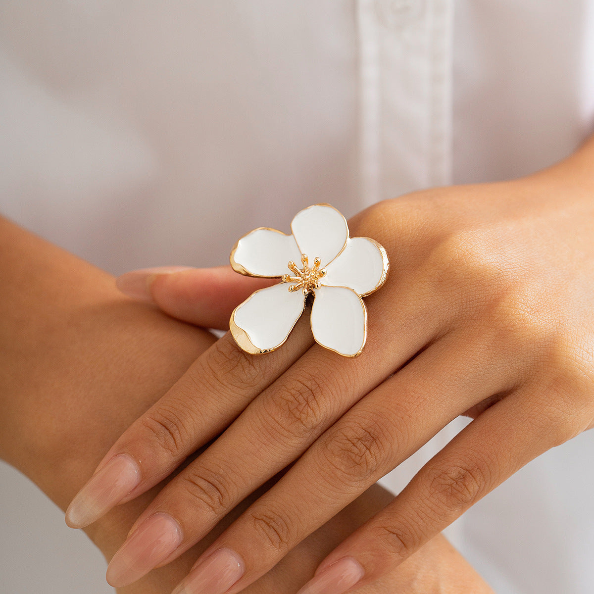 Anillo abierto con forma de flor de cinco pétalos, diseño minimalista, de estrella de mar en 3D, de hierro con acabado esmaltado