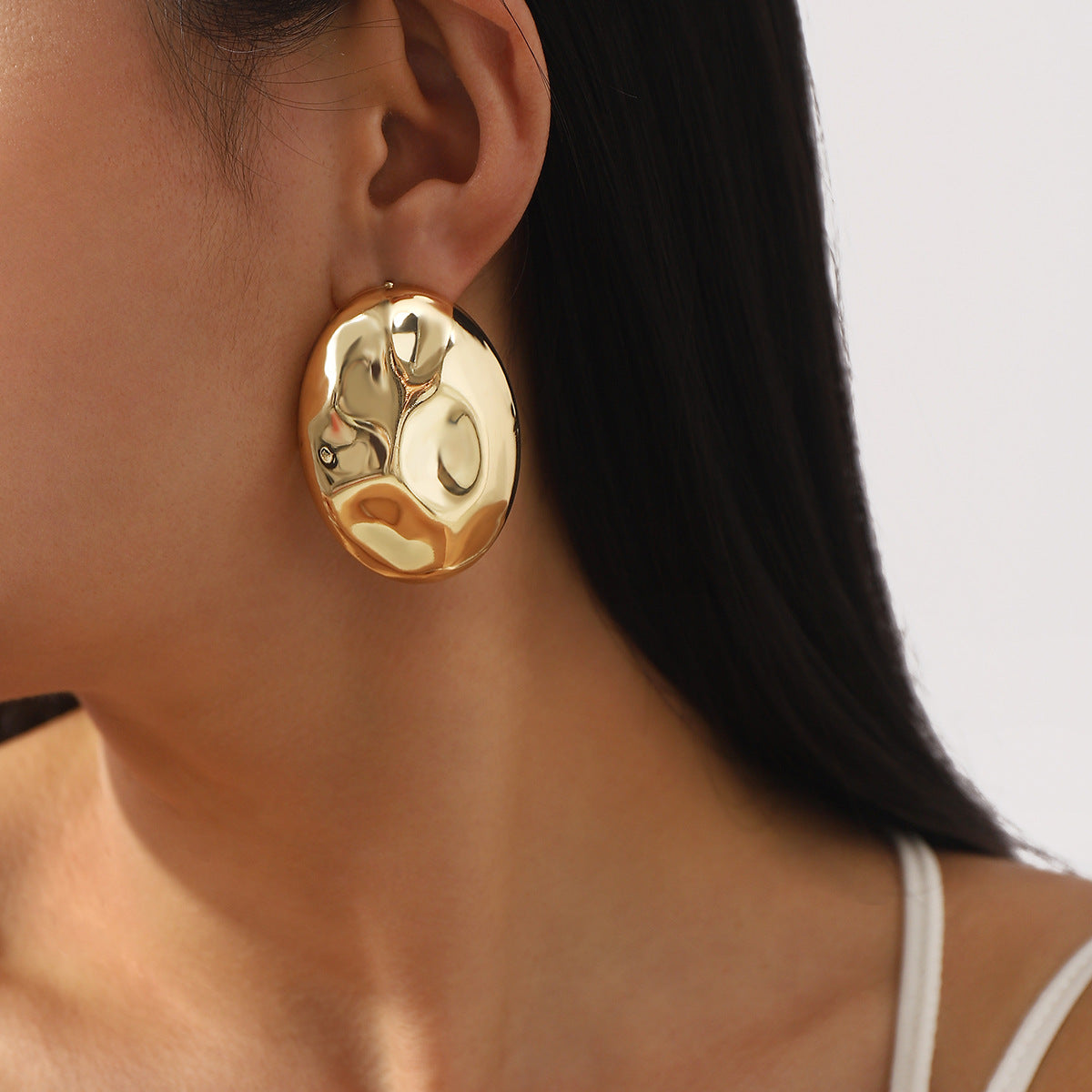 Aretes Irregulares de Textura Geométrica en Aleación con Acabado Chapado para Mujer