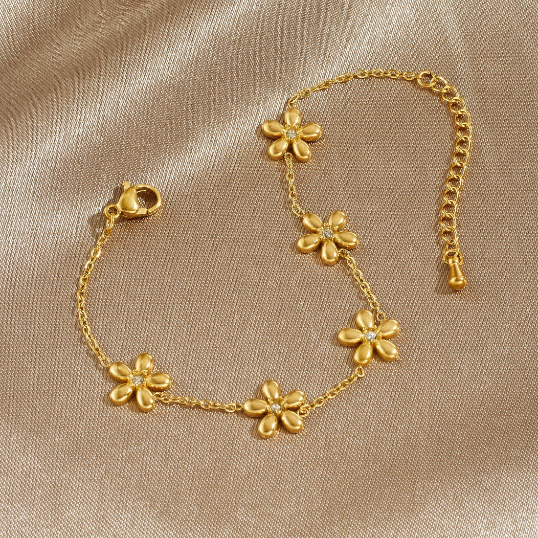 Minimalist Sweet Gold Plated Stainless Steel Rhinestone Floral Pendant Chain Bracelet