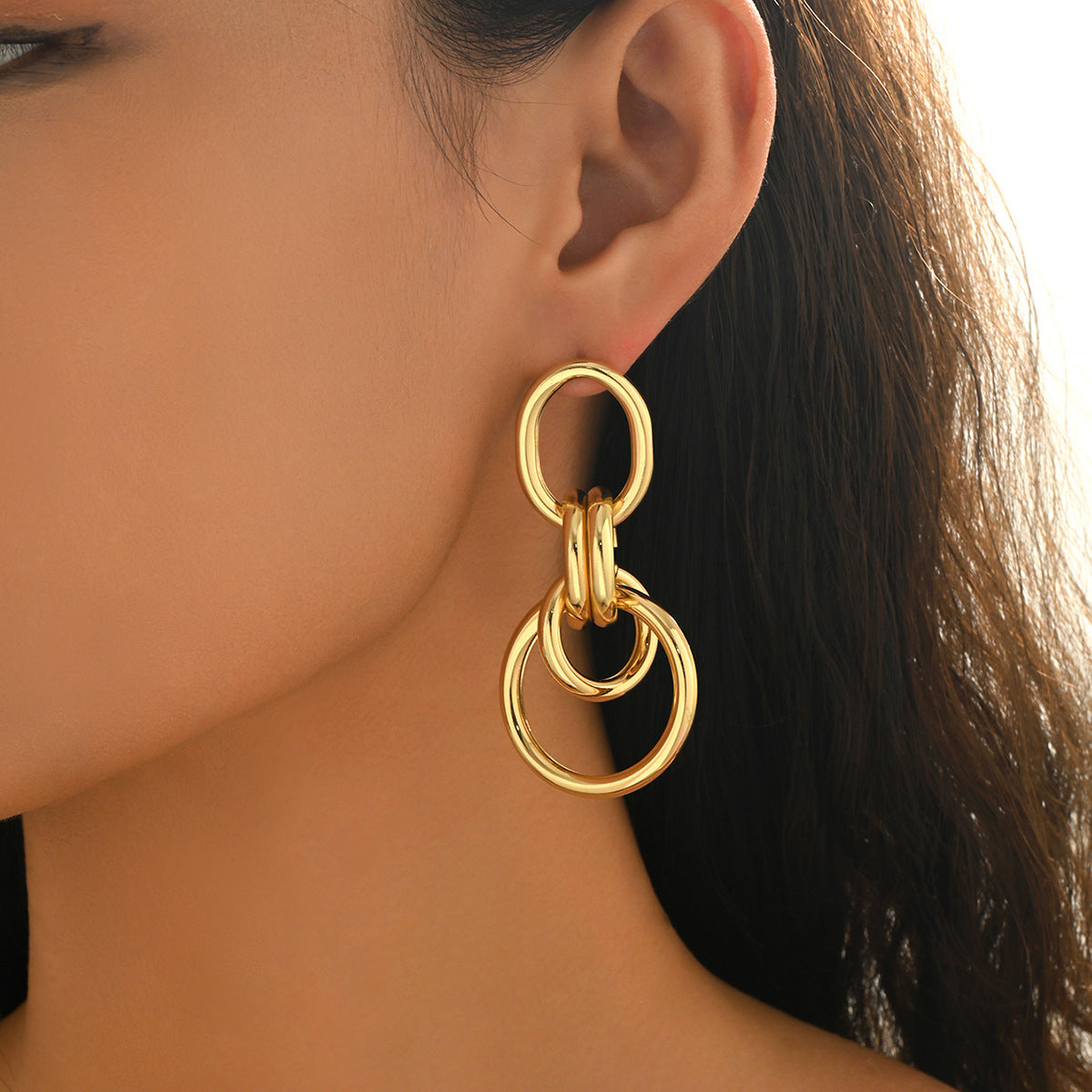 Pendientes Minimalistas Geométricos de Círculo Hueco para Mujer de Aleación de Zinc con Baño Ecológico