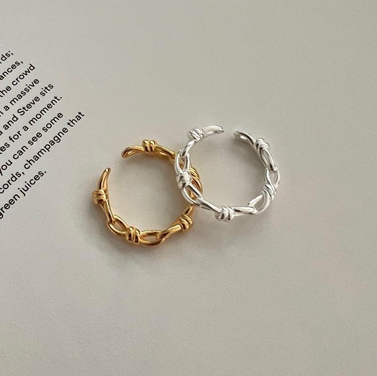Anello intrecciato minimalista in argento per donna con design numerico in argento sterling 925