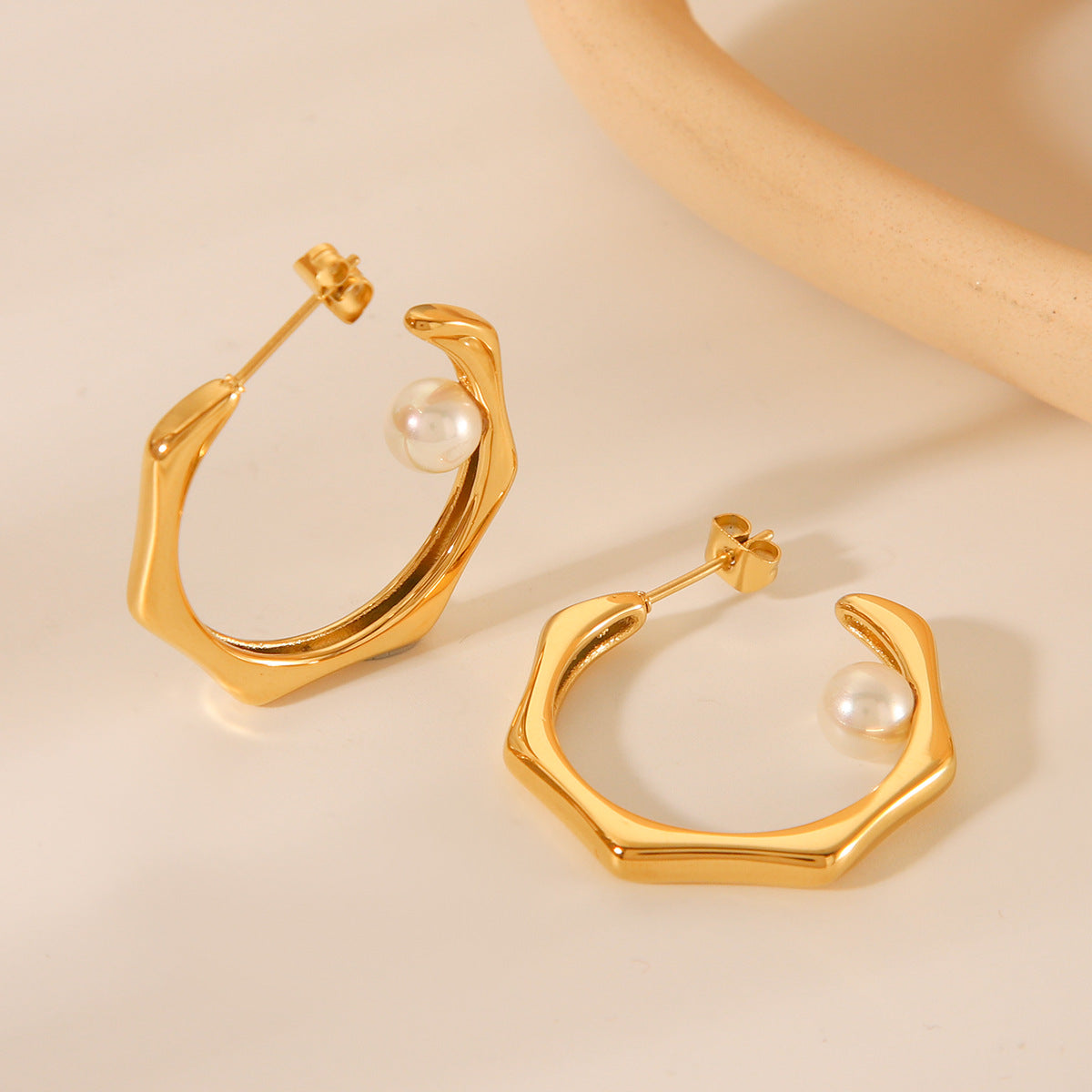 Minimalist C-Shaped Titanium Steel Earrings with 18K Gold Plating and Natural Pearl Accents for Women