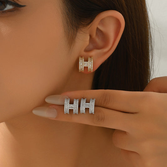 Pendientes Minimalistas Geométricos en Forma de H de Cobre con Incrustaciones de Zirconia para Mujer