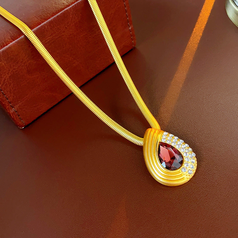 Vintage Geometric Pendant Necklace for Women Alloy Chain with Plated Finish Minimalist Retro Aesthetic