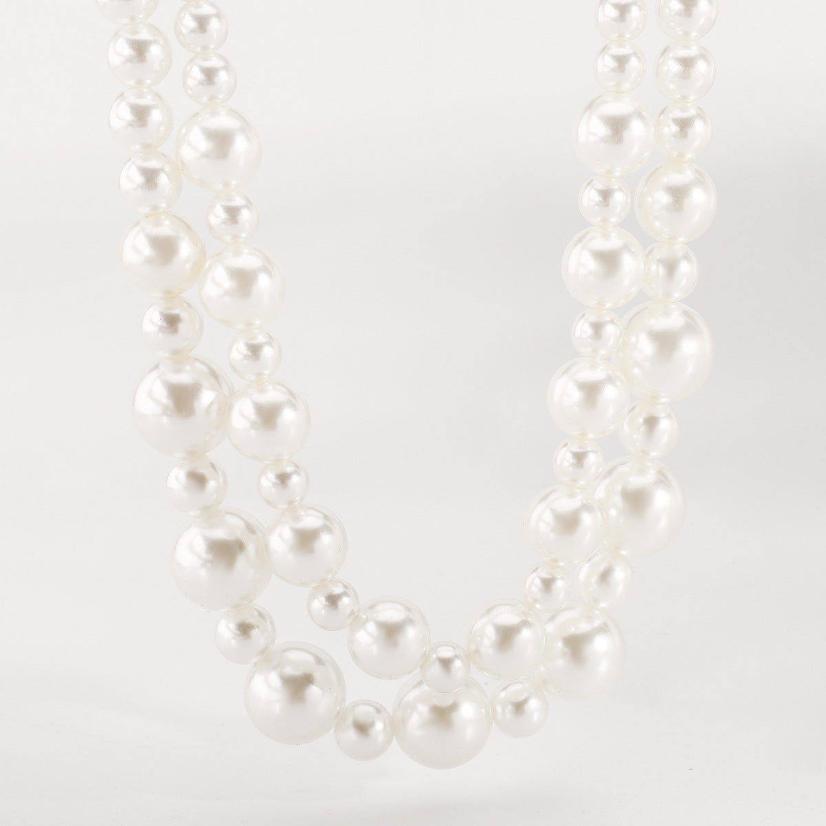 French Vintage Style Geometric Shape Imitation Pearl Choker Necklace Set for Women with Handcrafted Detail