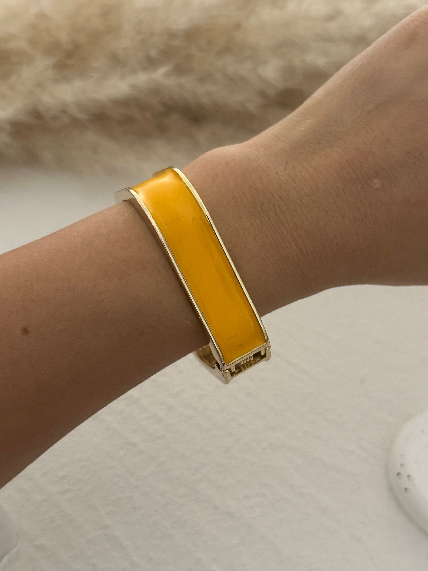 Vintage High Saturation Yellow Drip Oil Plated Alloy Heart Bracelet