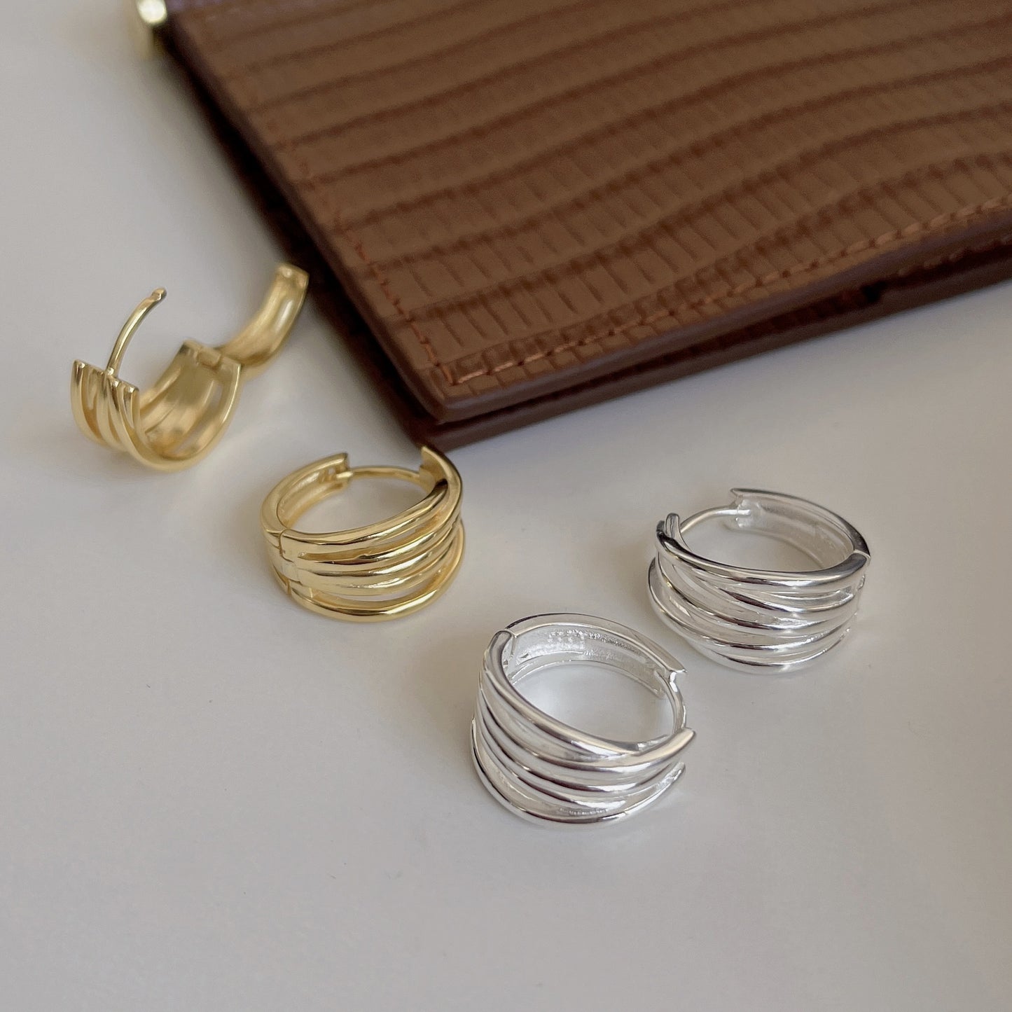 Pendientes de aro geométricos trenzados de plata de ley 925 chapados minimalistas para mujer