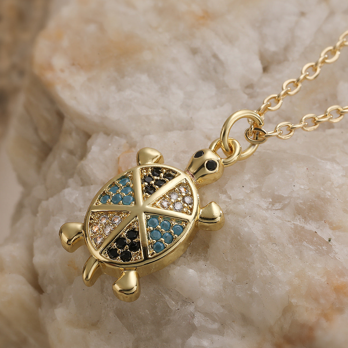 Minimalist 18K Gold Plated Brass Micro-inlay Cubic Zirconia Turtle Pendant Necklace for Women